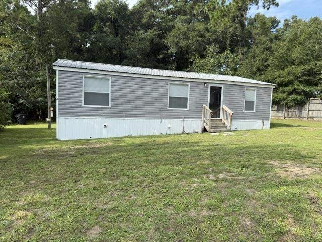 3 bedroom ManufacturedHome at 3021 Baron Lane, Crown Ridge Estates, Tallahassee — photo 2