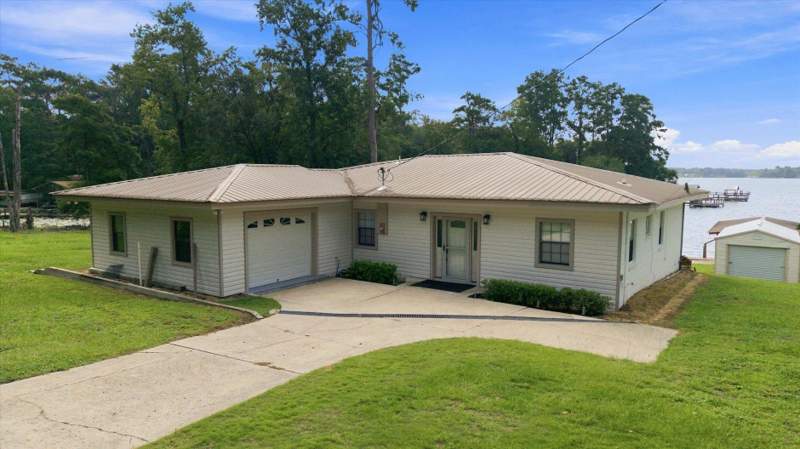 3 bedroom Detached at 2999 Cooks Landing Road, Georgia Blk Lake Talquin Camp, Quincy — photo 2