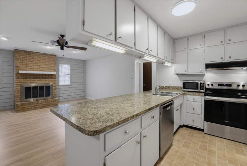 3 bedroom Detached at 2649 Nez Perce Trail, Appaloosa Run, Tallahassee — photo 3