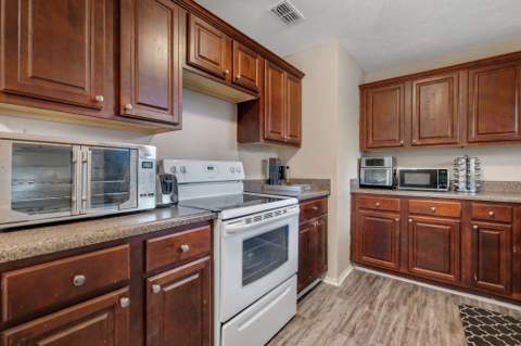 322 Meadowbrook Lane, Tallahassee FL - photo 9 of 37
