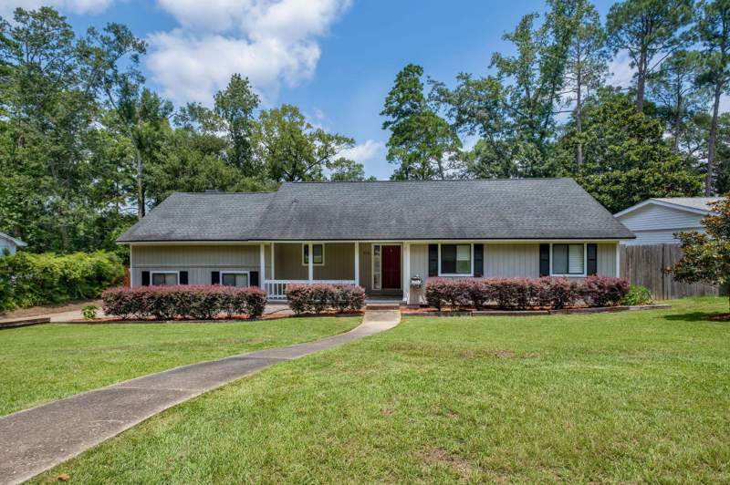 4 bedroom Detached at 910 Tamarack Avenue, Town & Country Park, Tallahassee — photo 2