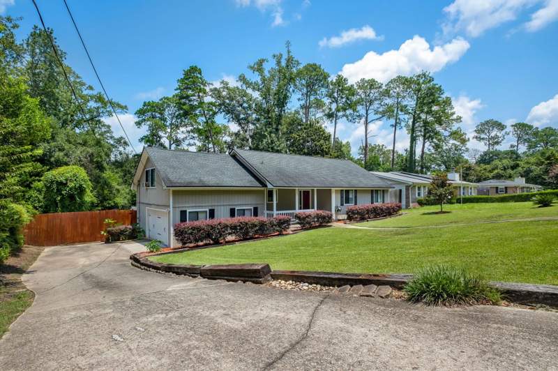 4 bedroom Detached at 910 Tamarack Avenue, Town & Country Park, Tallahassee — photo 4