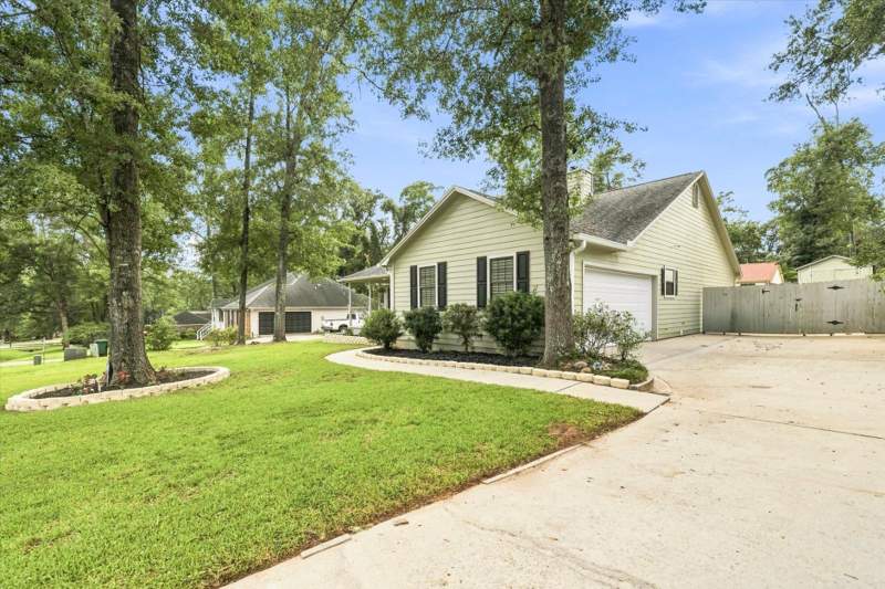 3 bedroom Detached at 1406 Avondale Way, Avondale, Tallahassee — photo 2