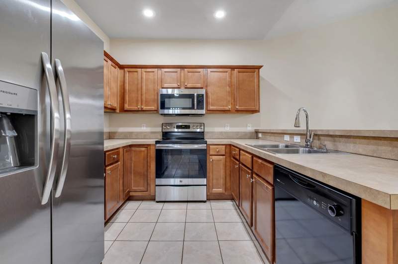 2 bedroom Townhouse at 5510 Hampton Oak Place, Hampton Creek Subdivision, Tallahassee — photo 4