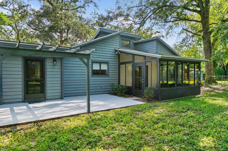 4 bedroom Detached at 3166 Wood Hill Drive, Plantation Woods, Tallahassee — photo 2
