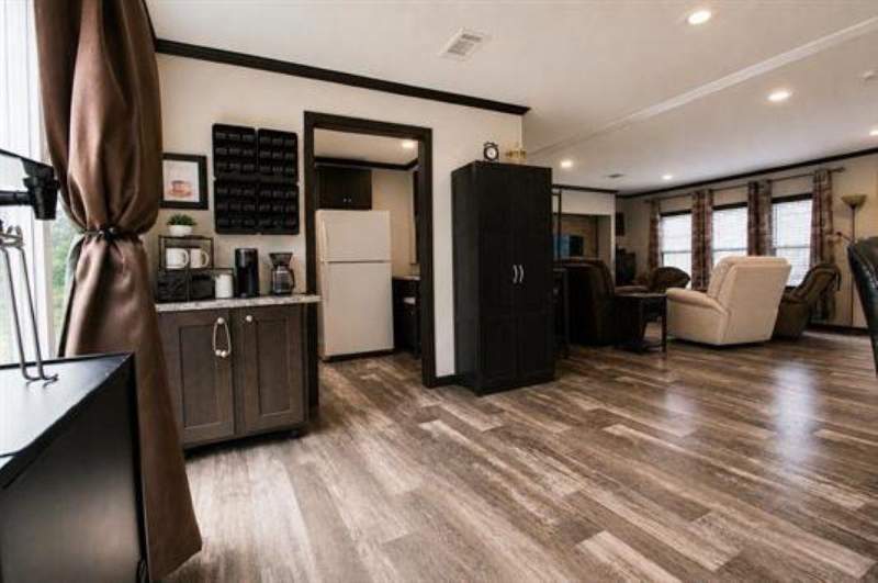 3 bedroom ManufacturedHome at 616 NE Hillside Terrace, Twin River Farms, Lee — photo 5