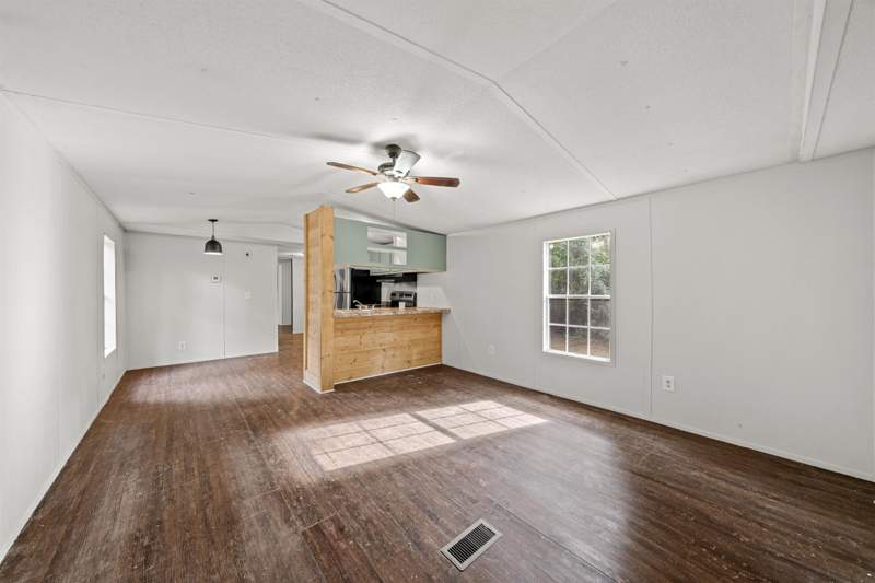 3 bedroom ManufacturedHome at 31 Atkinson Road, Wakulla Heights, Crawfordville — photo 5