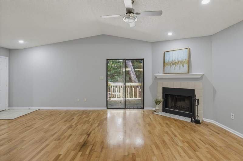 2 bedroom Condominium at 1571 Stone Road, Wood Ridge Condominiums, Tallahassee — photo 3