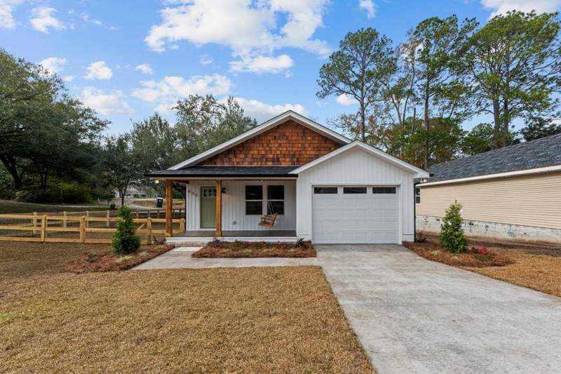 3 bedroom Detached at 900 Circle Drive, Northside, Havana — photo 3