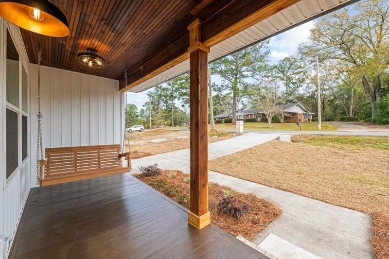 3 bedroom Detached at 900 Circle Drive, Northside, Havana — photo 5