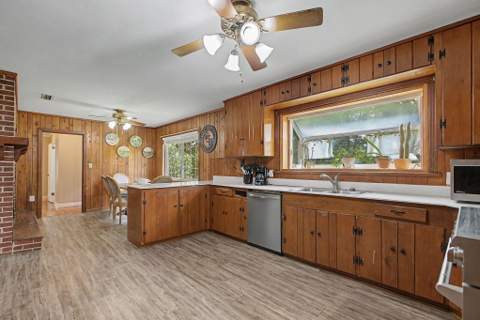 2207 Woodbine Drive, Tallahassee FL - photo 13 of 45