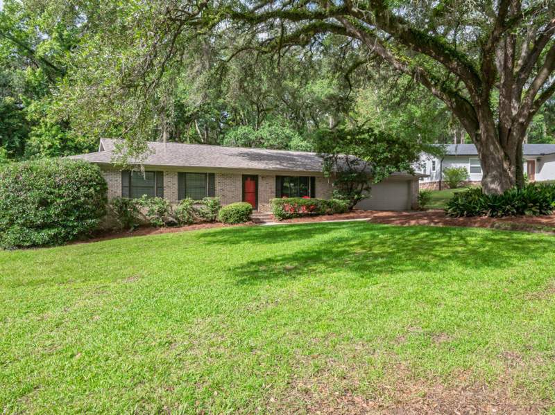4 bedroom Detached at 1633 Hedgefield Court, Woodgate, Tallahassee — photo 2
