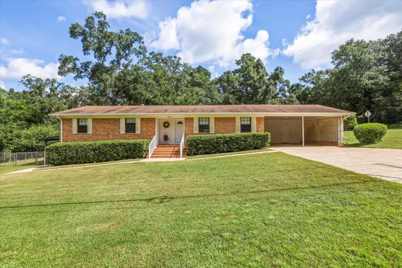  bedroom MultiFamily at 2518 Hastings Drive, Runnymede, Tallahassee — photo 2