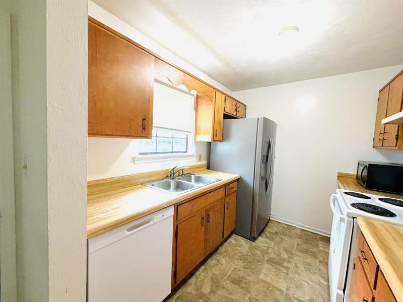 2 bedroom Townhouse at 1844 Meriadoc Court, Tharpe Street Village, Tallahassee — photo 3