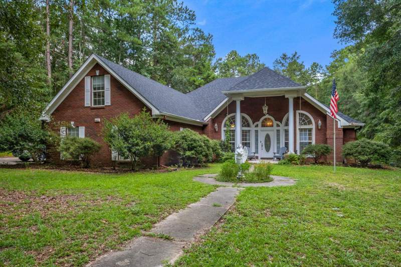 4 bedroom Detached at 9531 Starhawk Drive, Chemonie Crossing III, Tallahassee — photo 2