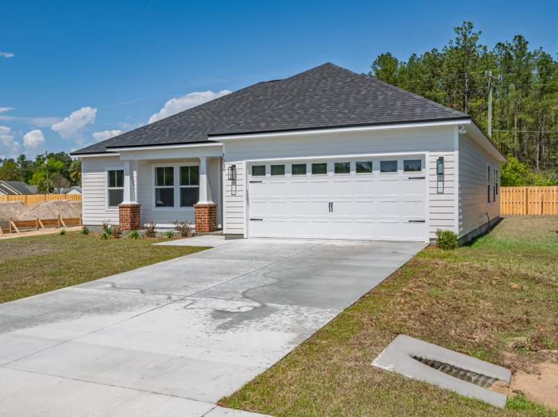 3 bedroom Detached at 122 Divine Loop, Pleasant Ridge, Crawfordville — photo 3