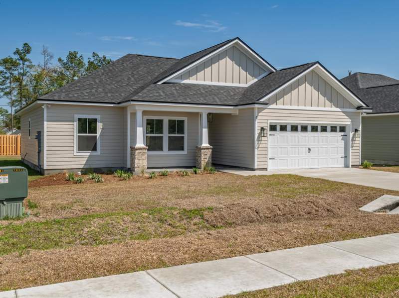 3 bedroom Detached at 8 Divine Loop, Pleasant Ridge, Crawfordville — photo 2