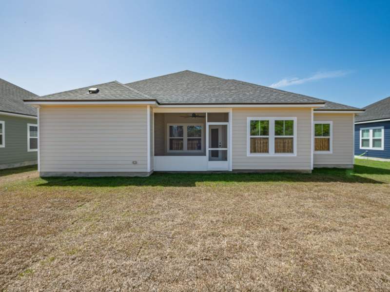 3 bedroom Detached at 8 Divine Loop, Pleasant Ridge, Crawfordville — photo 4