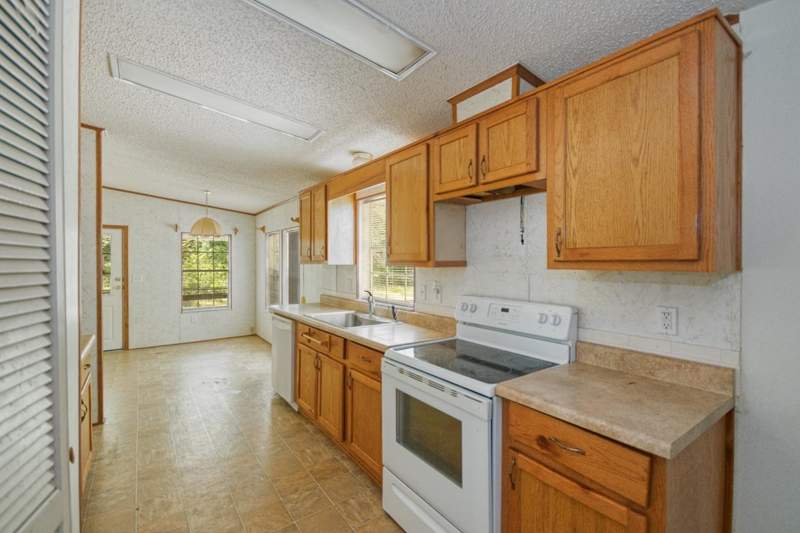 3 bedroom ManufacturedHome at 93 Stoney Lane, Crawfordville, Crawfordville — photo 3