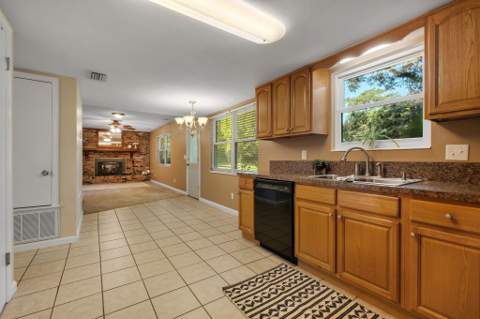 3124 Brandywine Drive, Tallahassee FL - photo 11 of 36