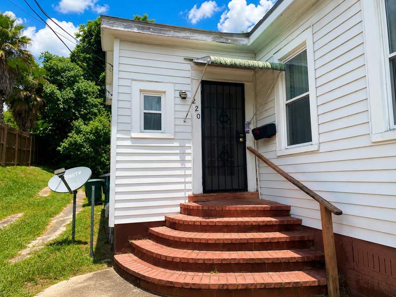 2 bedroom Detached at 220 Young Street, Fla A & M, Tallahassee — photo 2
