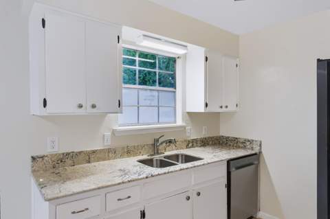 2799 S Sandalwood Drive, Tallahassee FL - photo 14 of 34