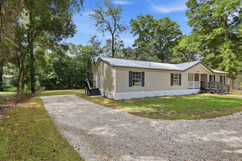 3 bedroom ManufacturedHome at 1440 Jake Drive, Rainbow Acres, Tallahassee — photo 4
