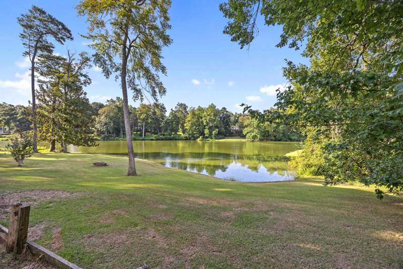 4 bedroom Detached at 372 Dogwood Trail, The Farms of Quincy, Quincy — photo 2