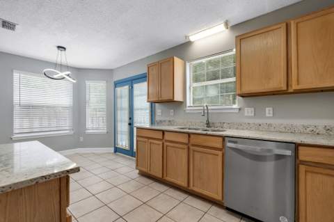 5014 Mint Hill Court, Tallahassee FL - photo 11 of 35
