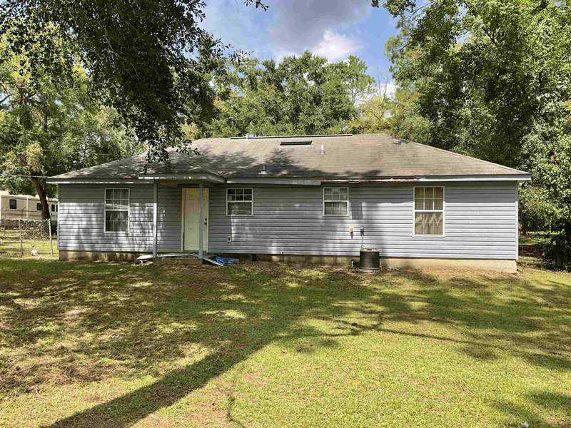 3 bedroom Detached at 8728 Flicker Road, Myrtlewood, Tallahassee — photo 2