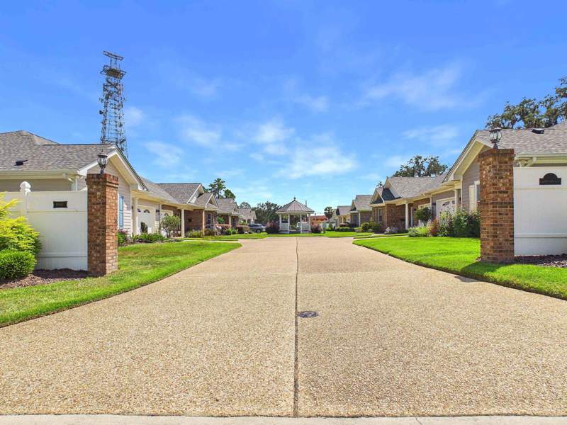 2 bedroom Townhouse at 490 N Cherry Court, Garden Home, Monticello — photo 3