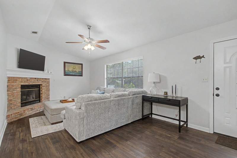 2 bedroom Townhouse at 1553 Merry Oaks Court, Merry Oaks Townhomes, Tallahassee — photo 3