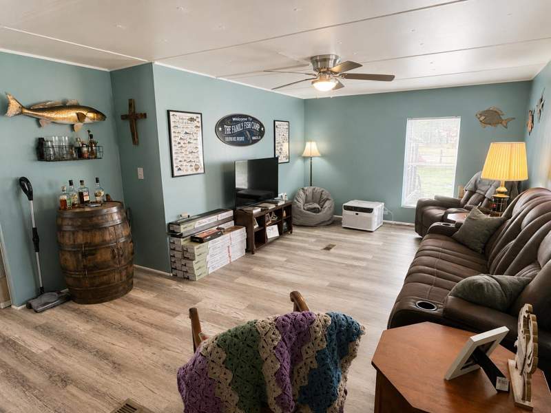 2 bedroom ManufacturedHome at 33 Bayberry Lane, Panacea Park, Panacea — photo 2