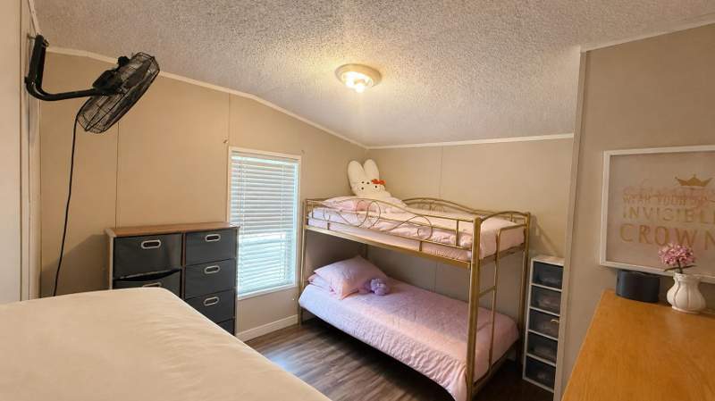 3 bedroom ManufacturedHome at 628 NE Dill St. Street, 10, Madison — photo 3