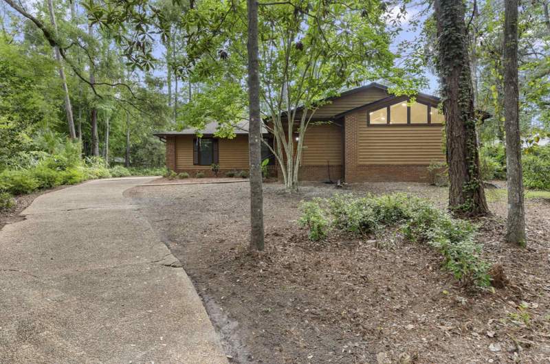 4 bedroom Detached at 405 Nottingham Court, Linene Woods, Tallahassee — photo 3