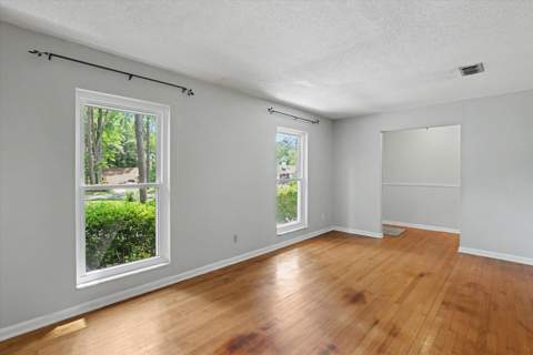 2204 Woodbine Drive, Tallahassee FL - photo 7 of 37