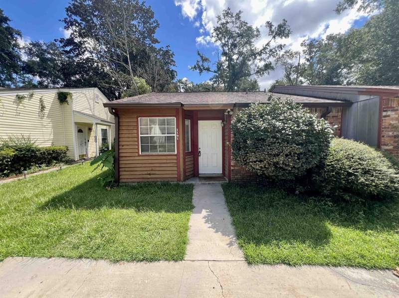 2 bedroom Townhouse at 1101 Rockbrook Court, Rockbrook Village Unit 3, Tallahassee — photo 4