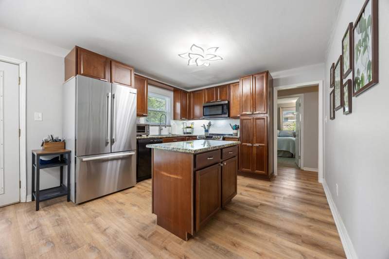 4 bedroom Detached at 1921 Rhonda Drive, Holly Hills, Tallahassee — photo 4