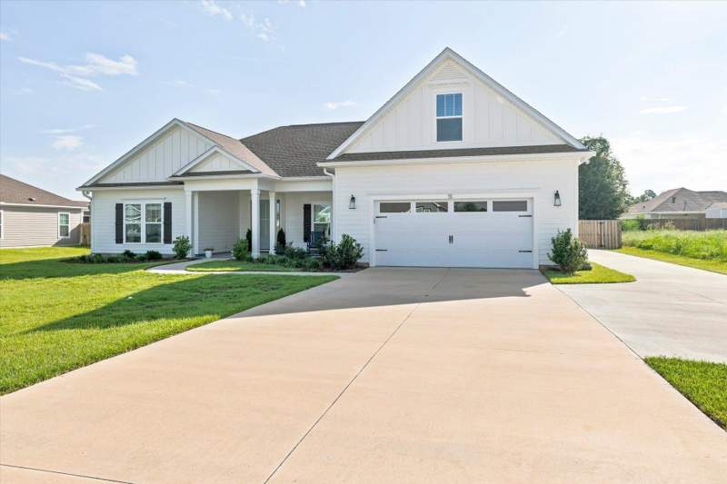 4 bedroom Detached at 51 Shelby Drive, Palmetto Estates, Crawfordville — photo 3