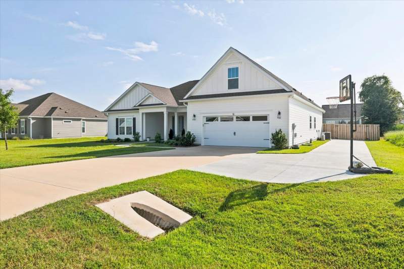 4 bedroom Detached at 51 Shelby Drive, Palmetto Estates, Crawfordville — photo 4