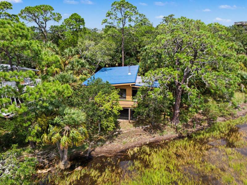 1 bedroom Detached at 38 Leeward Drive, The Moorings, Crawfordville — photo 2