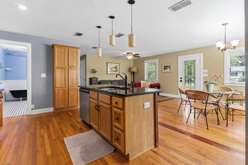 3 bedroom Detached at 817 Greenleaf Drive, Woodside Heights, Tallahassee — photo 4