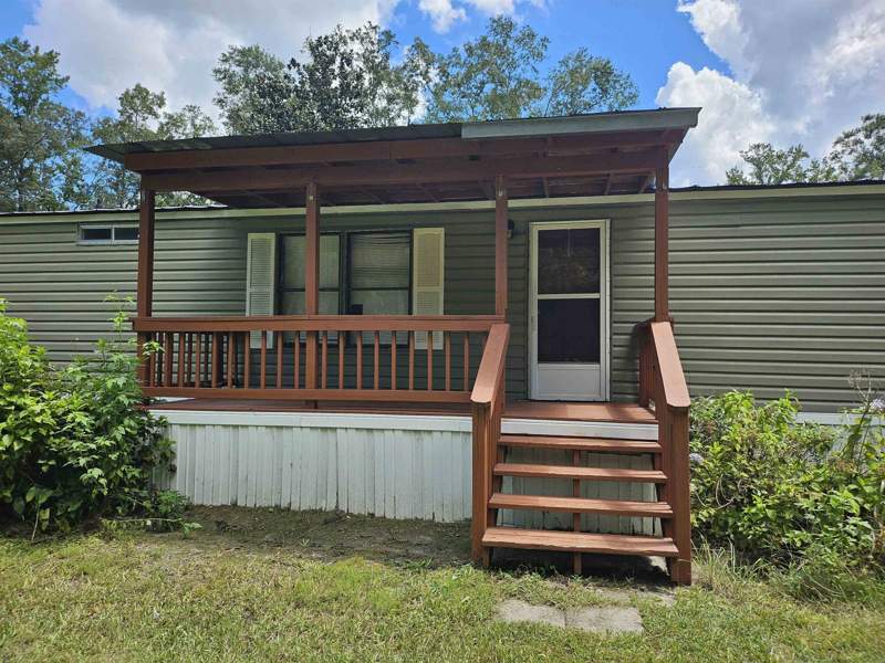 3 bedroom ManufacturedHome at 143 Wythe Court, Walkers Crossing, Crawfordville — photo 2
