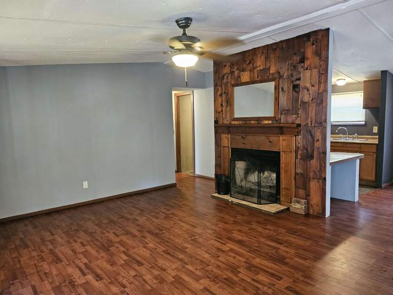 3 bedroom ManufacturedHome at 143 Wythe Court, Walkers Crossing, Crawfordville — photo 5