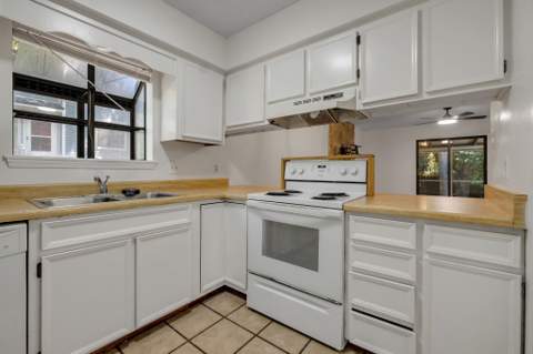 2811 Misty Garden Circle, Tallahassee FL - photo 9 of 26