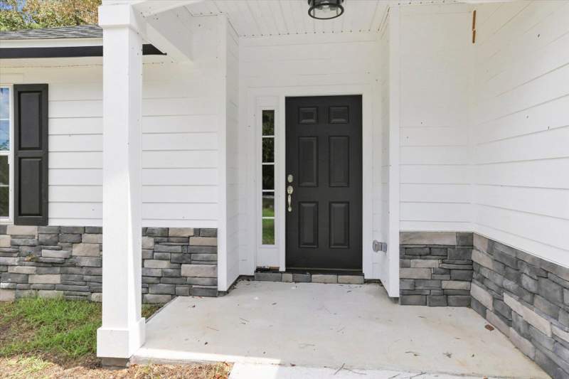 3 bedroom Detached at 355 Monroe Creek Drive, Monroe Creek, Midway — photo 4