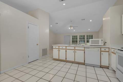 2214 Amelia Circle, Tallahassee FL - photo 7 of 23