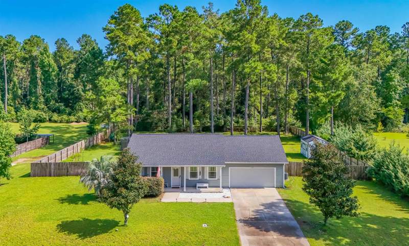 3 bedroom Detached at 407 Parkside Circle, The Park, Crawfordville — photo 2