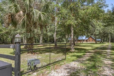 883 Hunters Trace, Crawfordville FL - photo 6 of 70