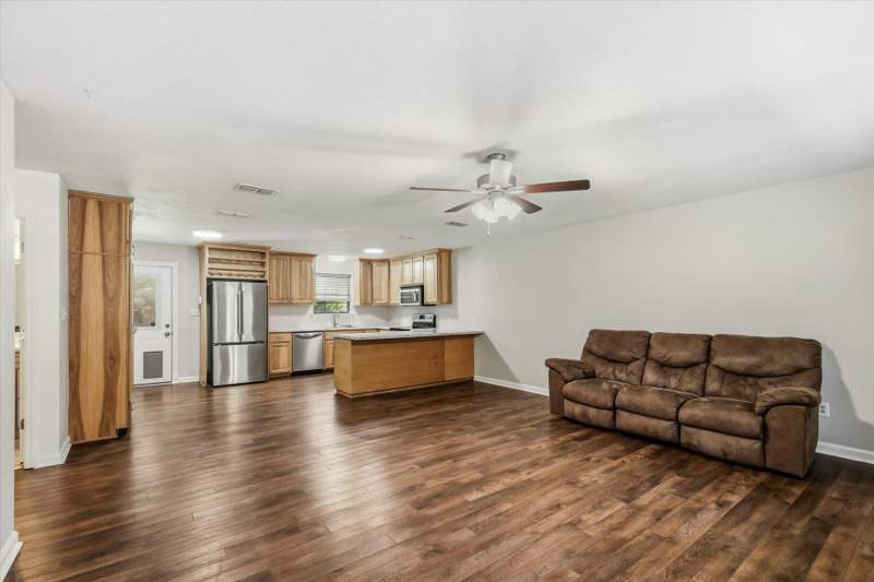 3 bedroom Detached at 104 Millwood Drive, Sugarmill, Havana — photo 4